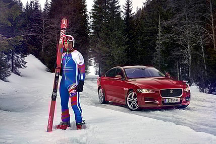 JAGUAR_XE_GRAHAM BELL_01.jpg