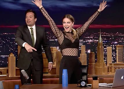 Melissa Benoist-jimmy-fallon-cups-main.jpg