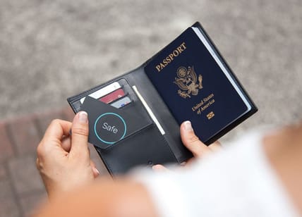 Safedome Bluetooth wallet card