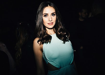 alison-brie-good-girl-main.jpg
