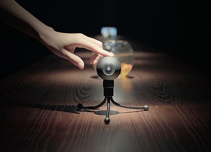 The tiny Luna 360 video camera