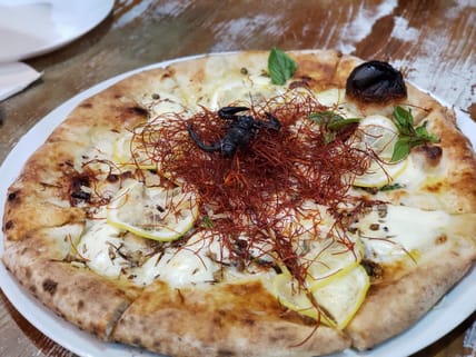 luzzo's scorpion ant pizza