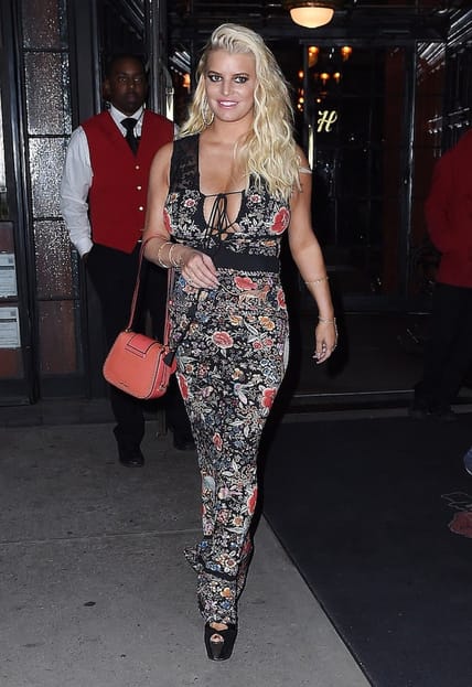 jessica-simpson-cleavage-1