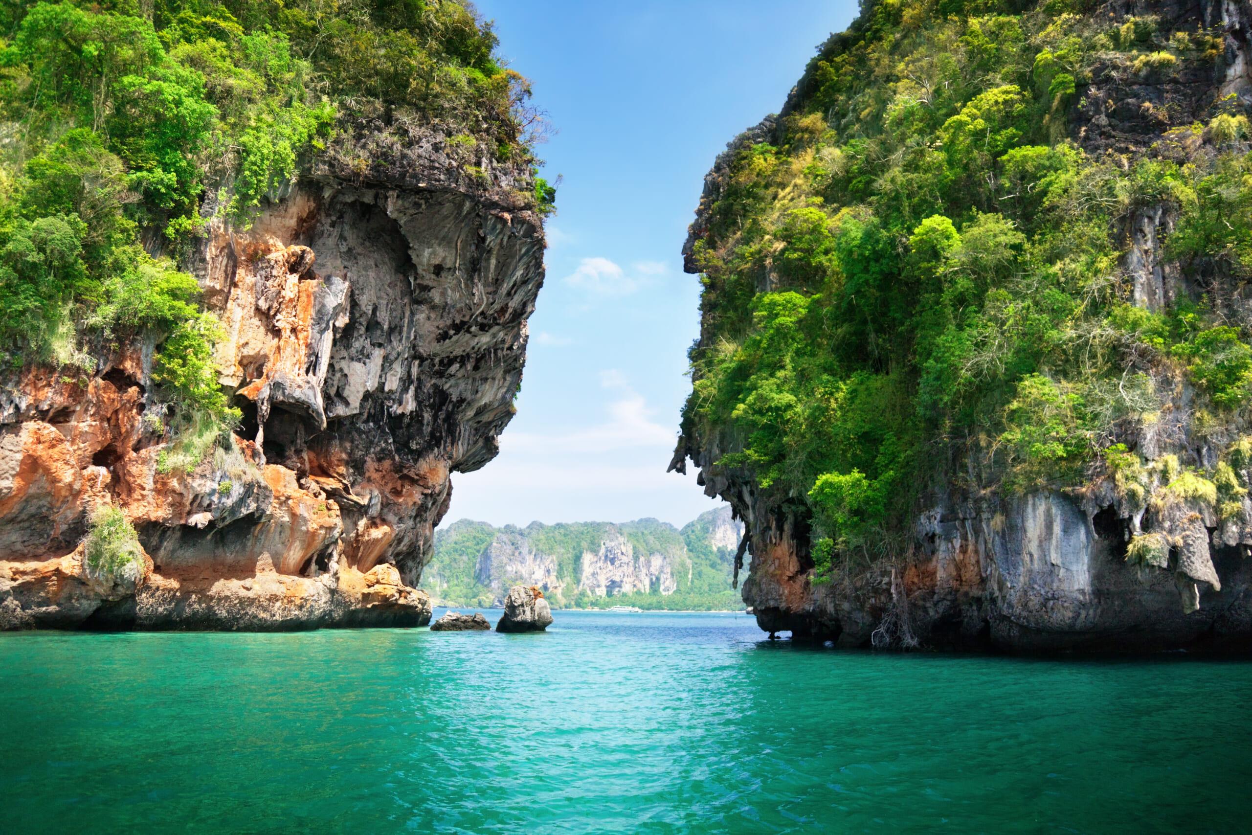 Peregrine Adventures-thailand_krabi_railay-beach_sea-karst-islands