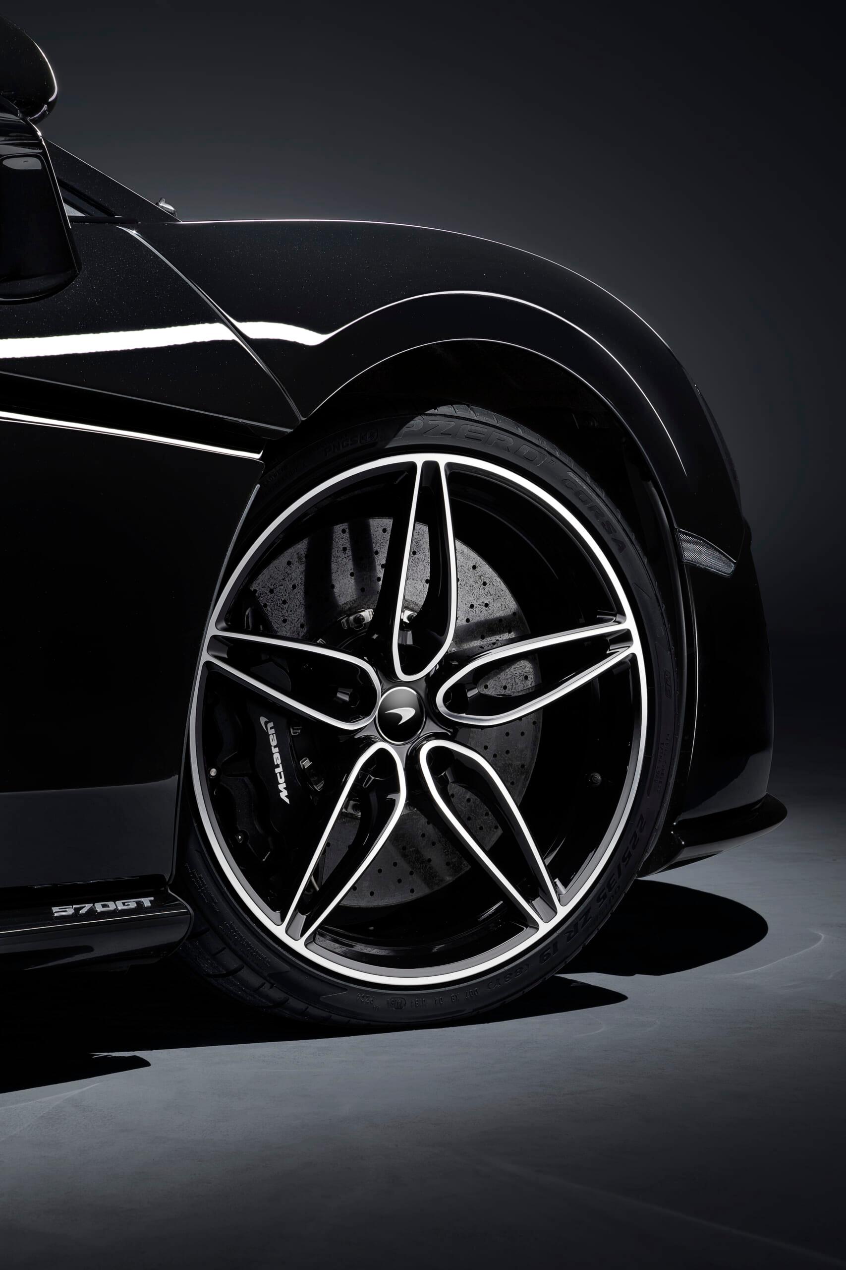 9059MSO-570GT-Black-Collection-07