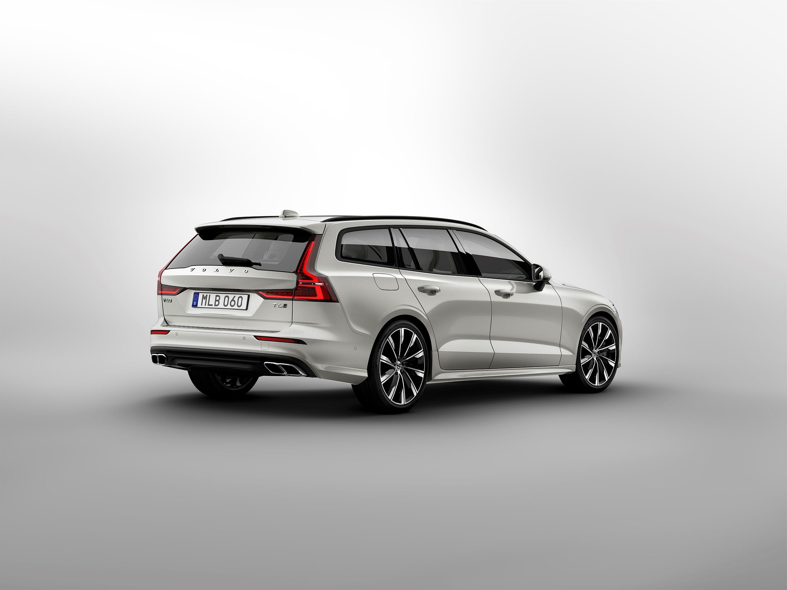 223534_New Volvo V60 exterior