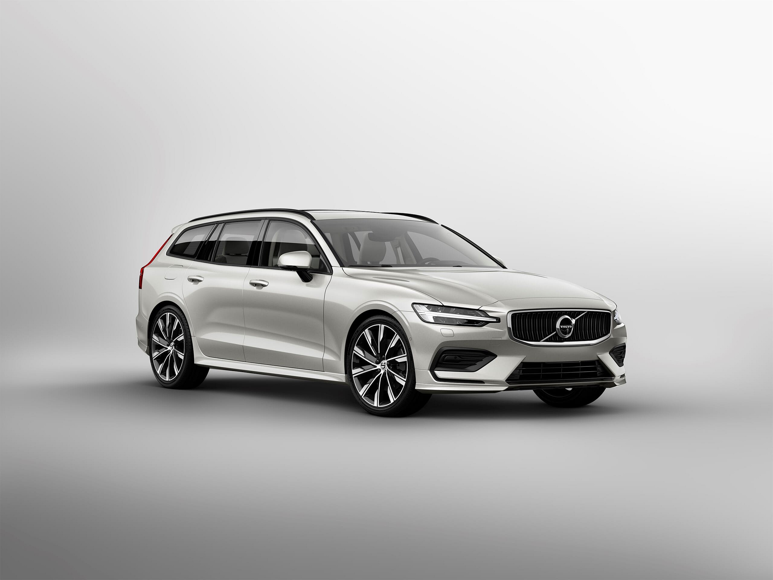 223535_New Volvo V60 exterior