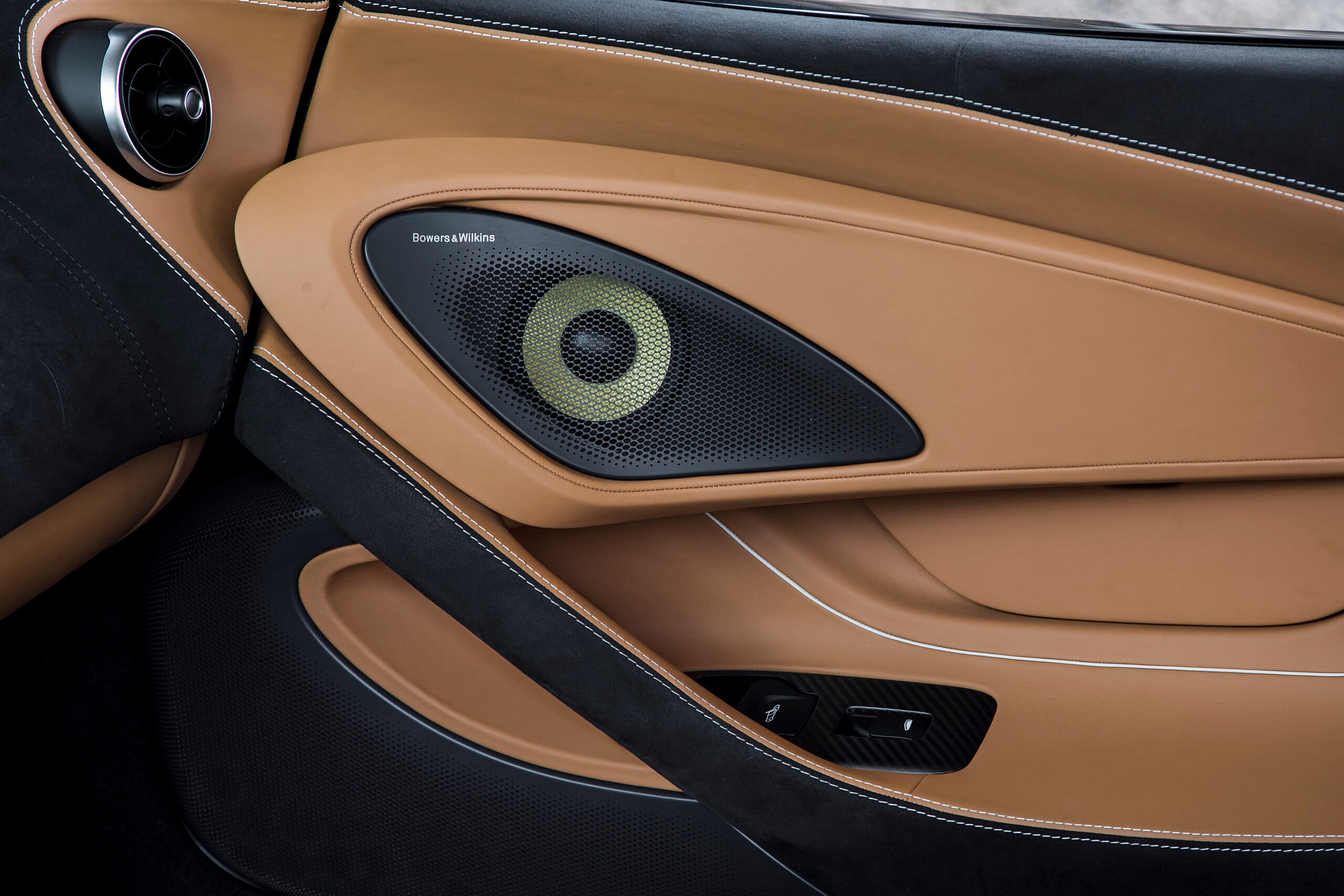 Large-7947-McLaren570SSpider-VegaBlue