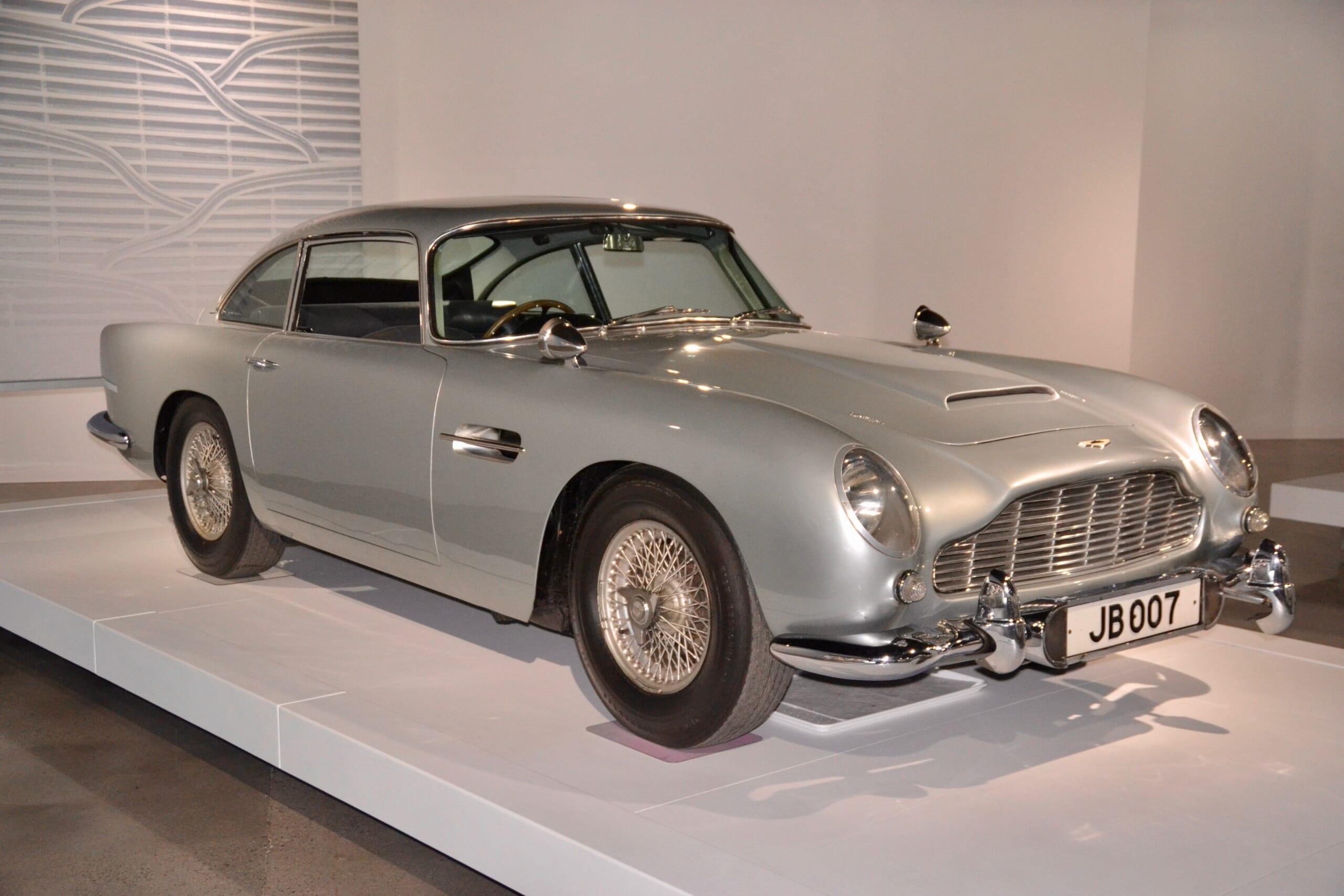 James Bond Aston Martin DB5 4