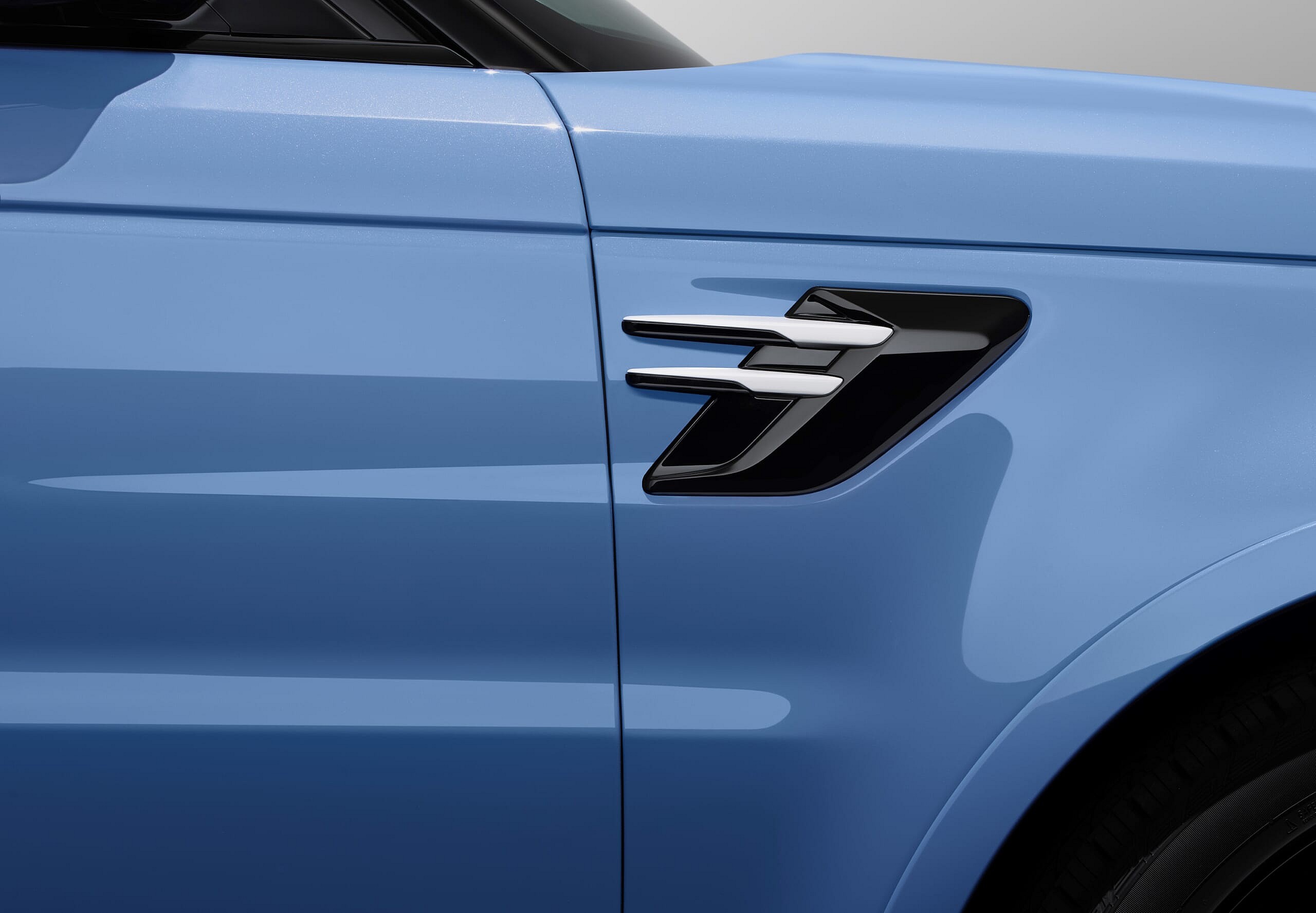 Land Rover Range Rover Sport SVR Ultimate Edition 1_small (4)