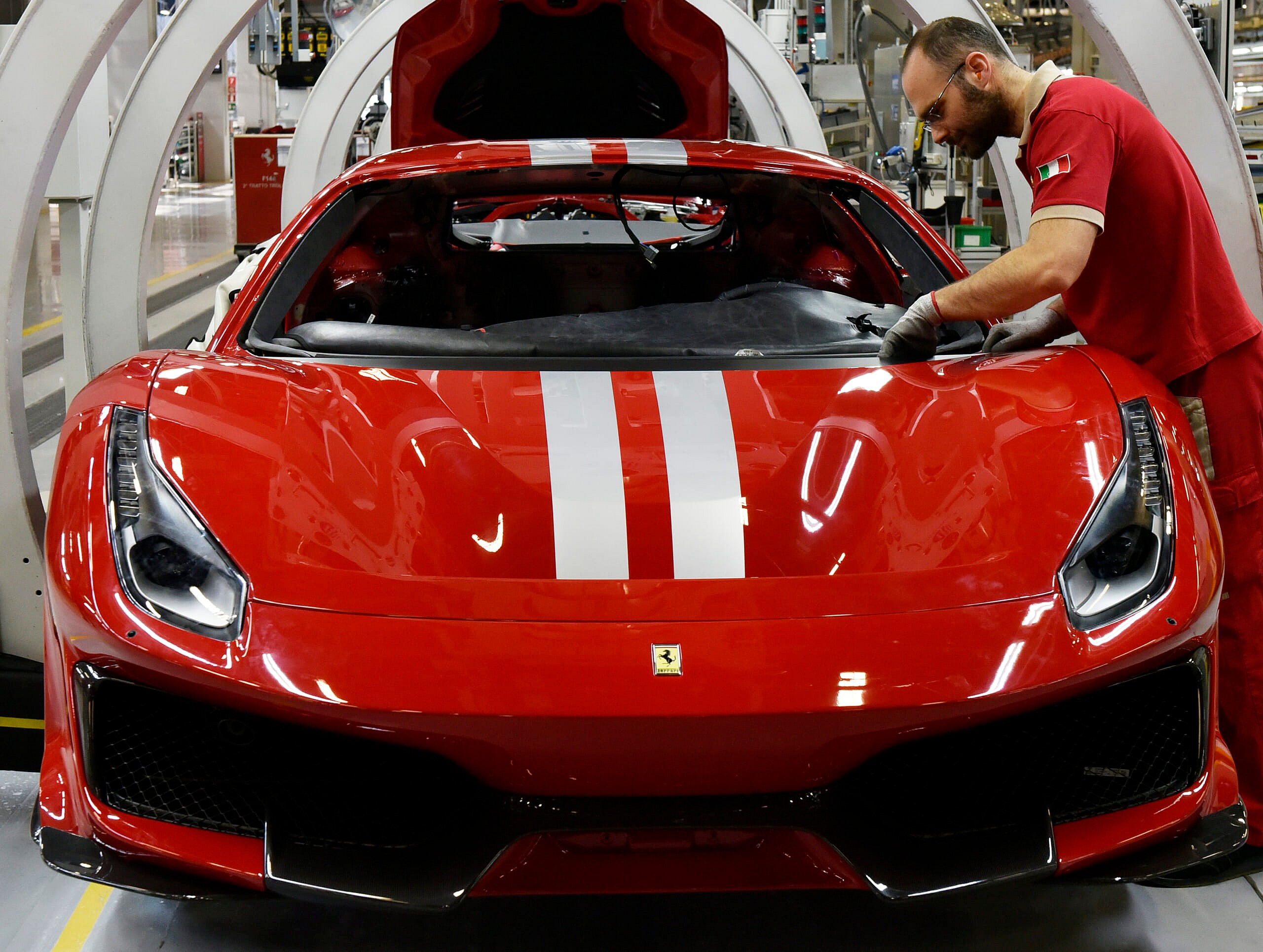Ferrari 488 Pista red13