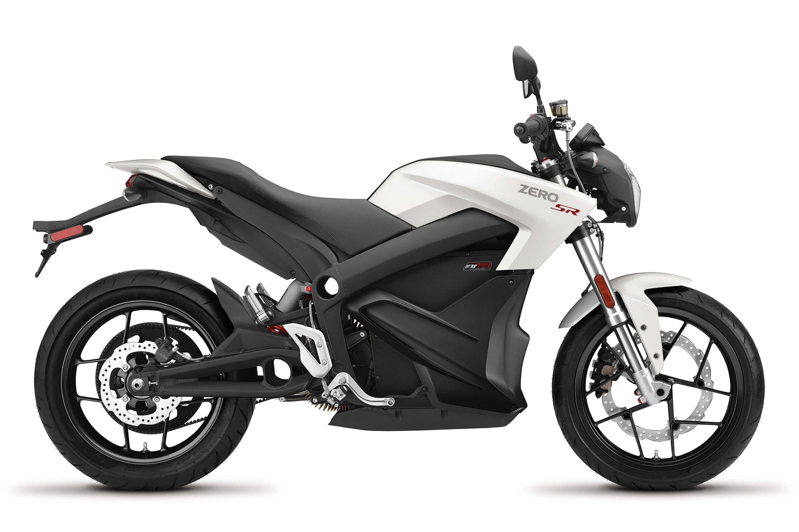 2018_zero-sr_studio_rp-wbg_4800x3200_press