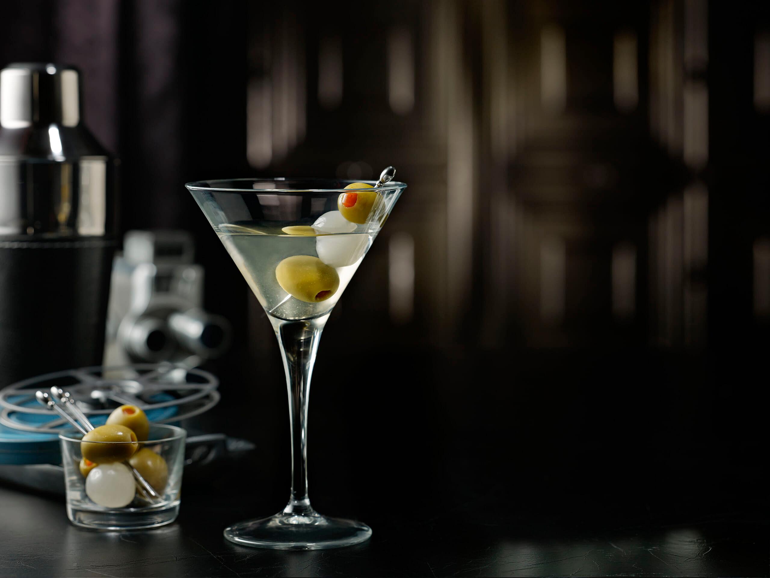 DAN'S BAR CAR MARTINI_credit_Crystal Head Vodka