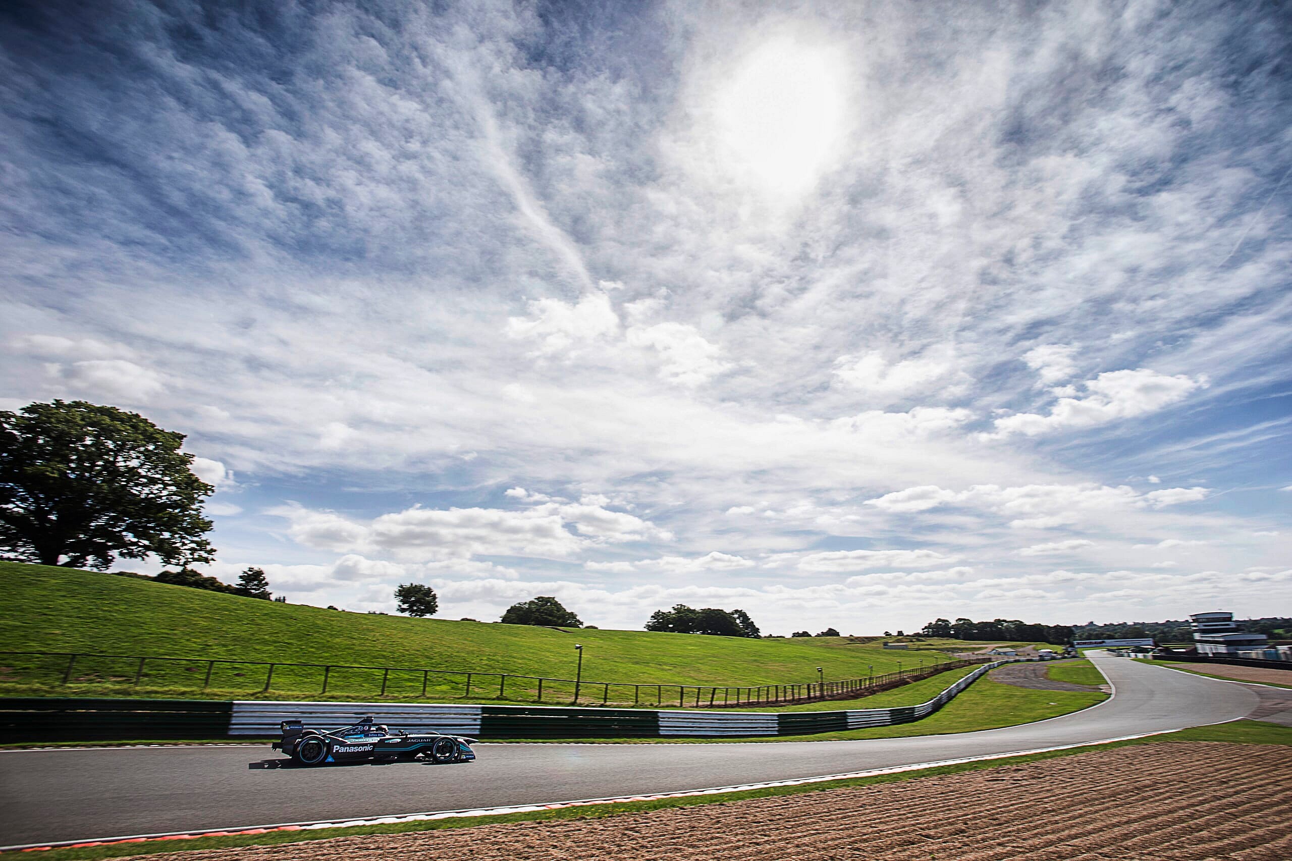 jagracingitypedoningtonpan08091603.jpg