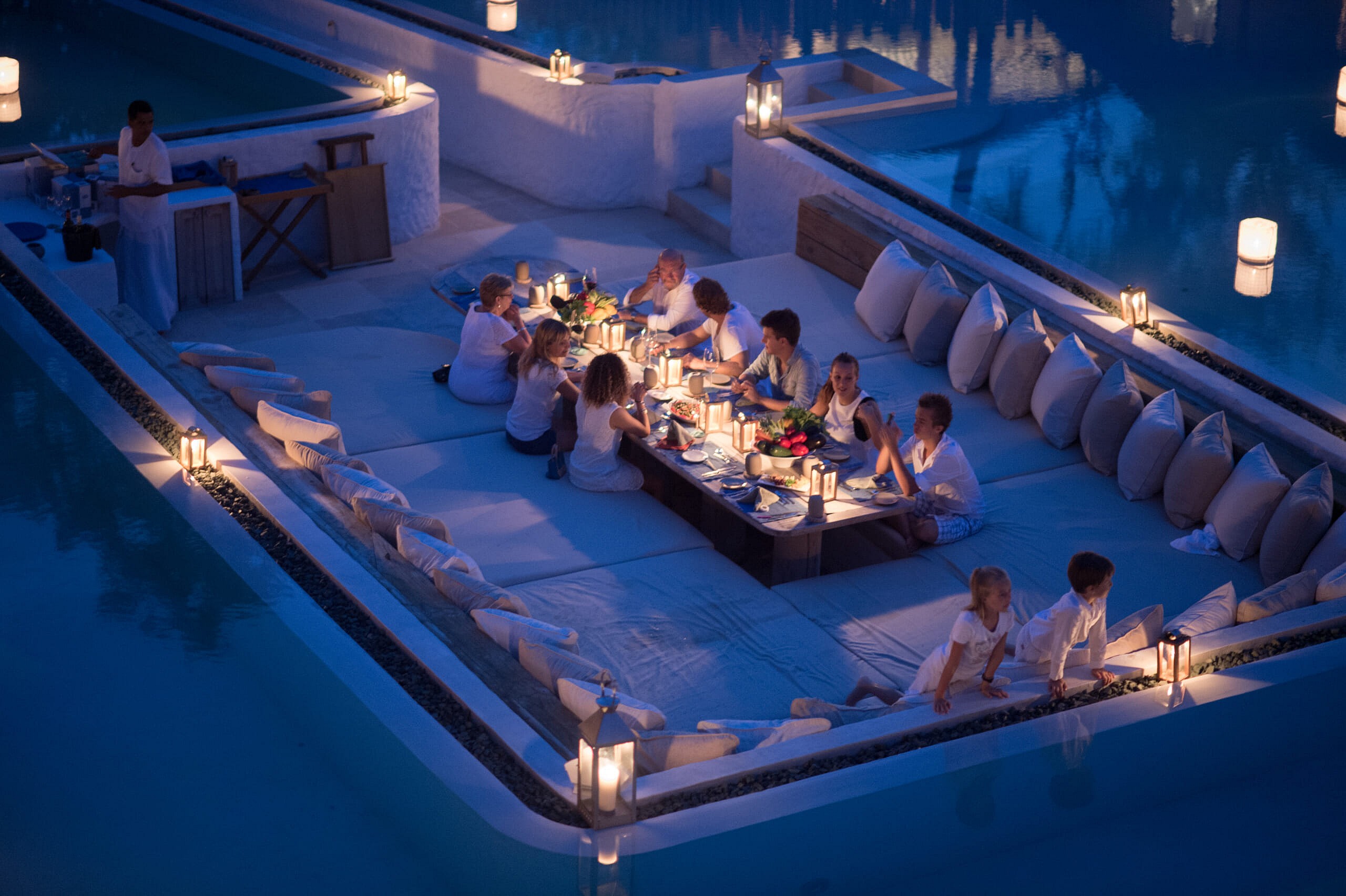 007-SPR-Soneva_Fushi_villa11_Family_Dinning_by_Bruno_Aveillan