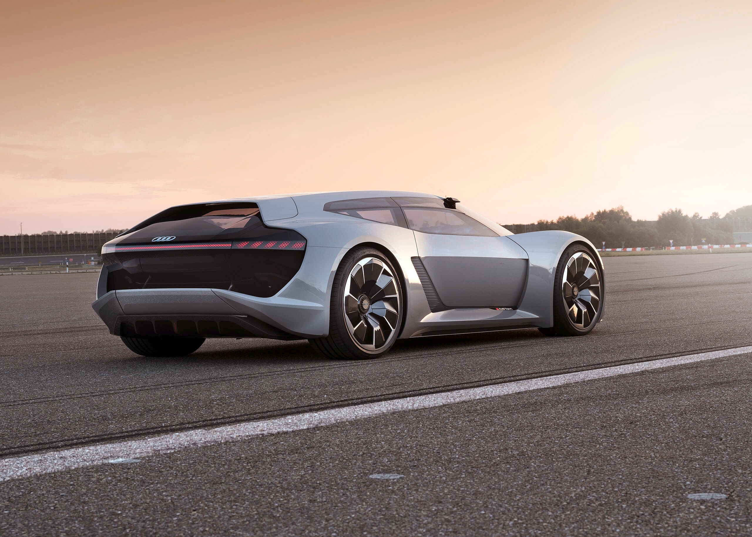 Audi-PB-18-e-tron-concept-car-4476