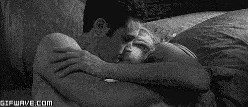 367131_dan-serena-cuddling-gossipgirl.gif