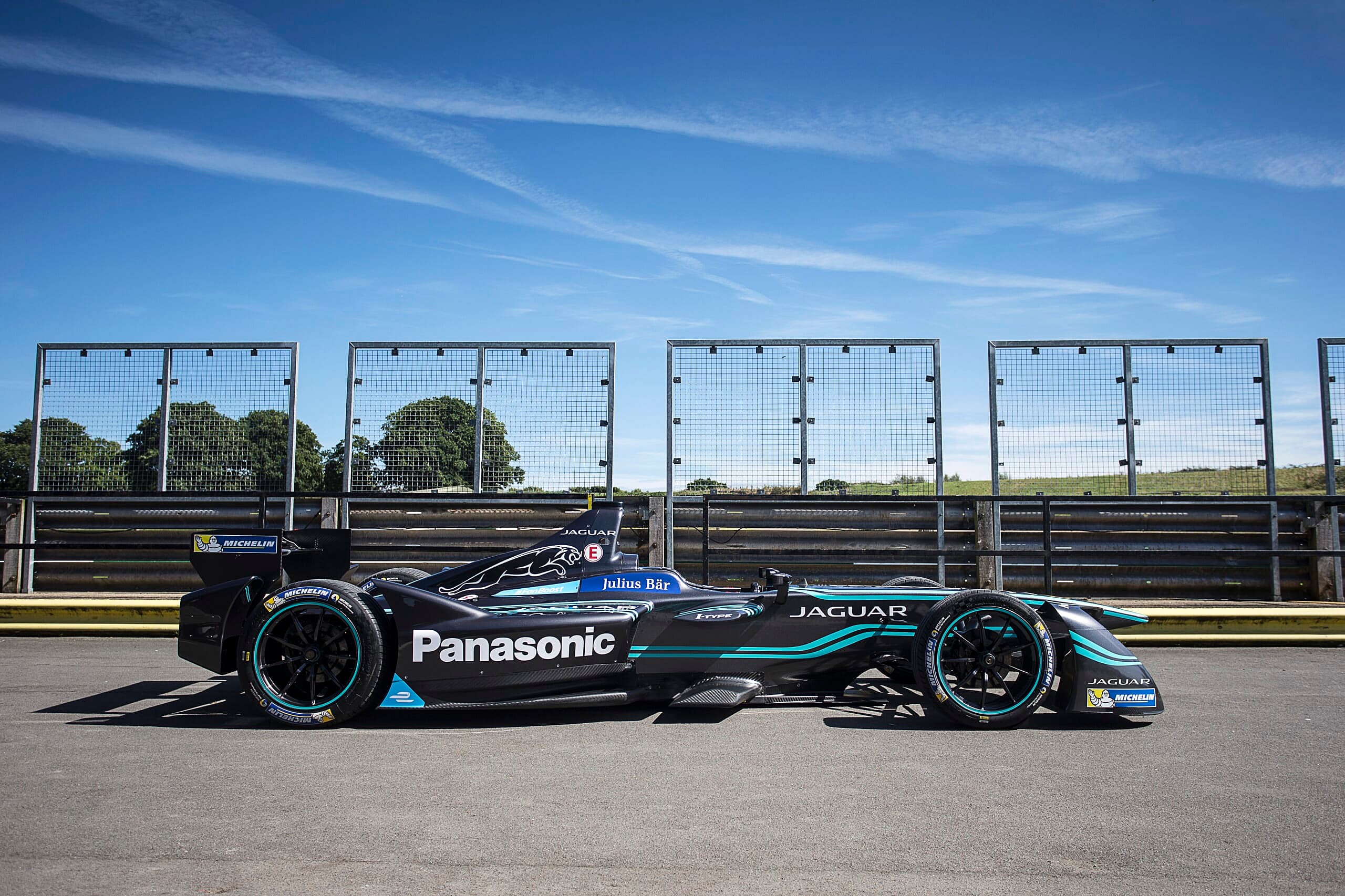 jagracingitypedoningtonside08091604.jpg