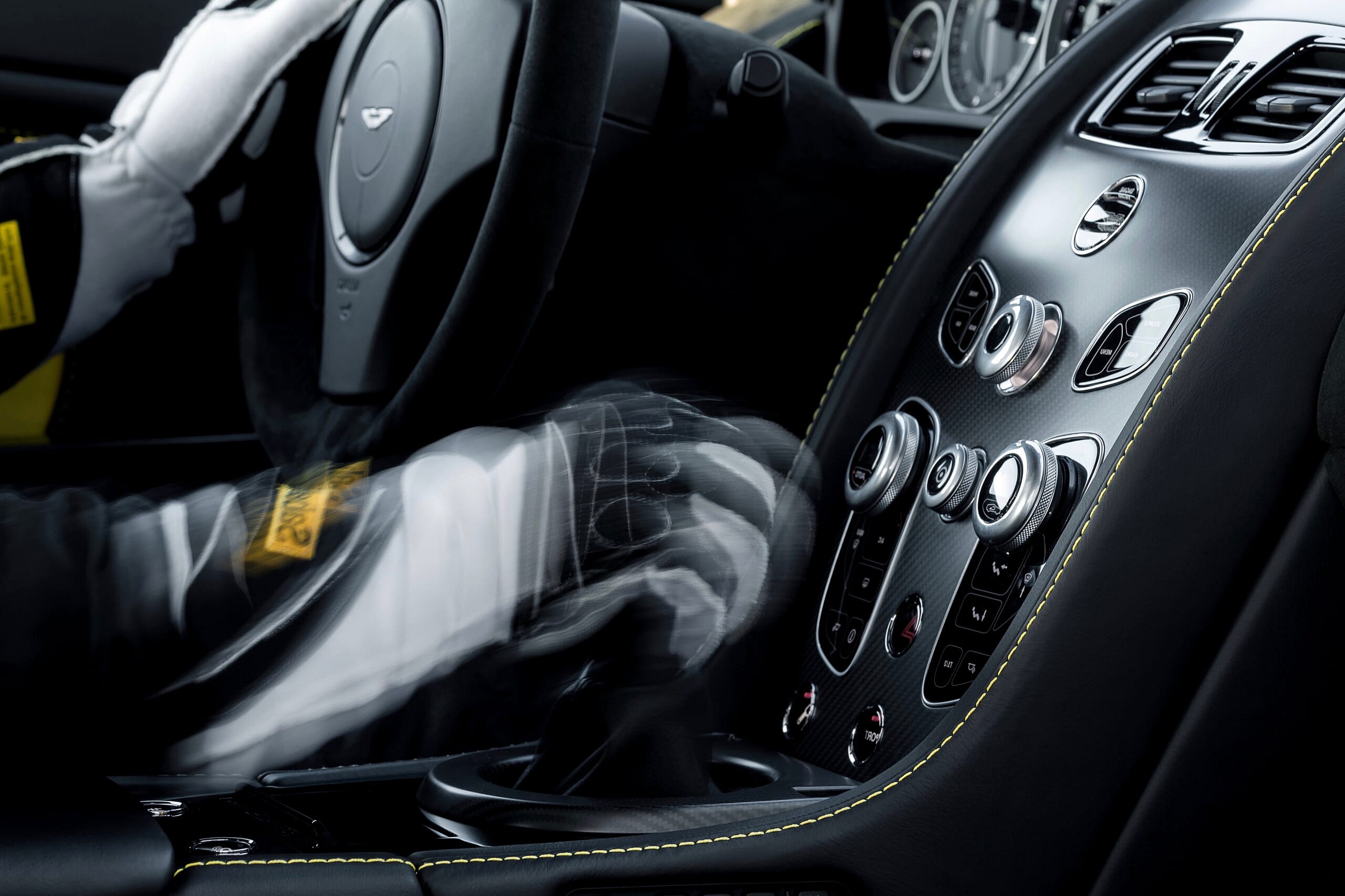 v12-vantages_manual_060416_7.jpg
