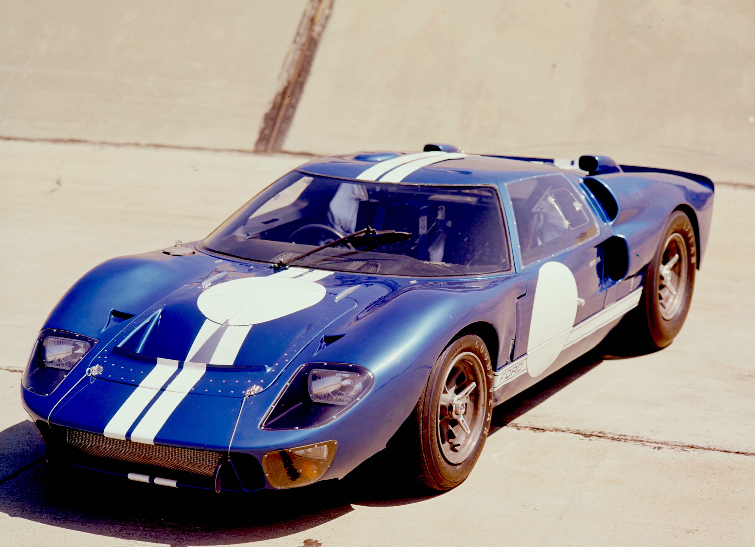 1966-Ford-GT-Mark-II-AR-2002-213709-121-20