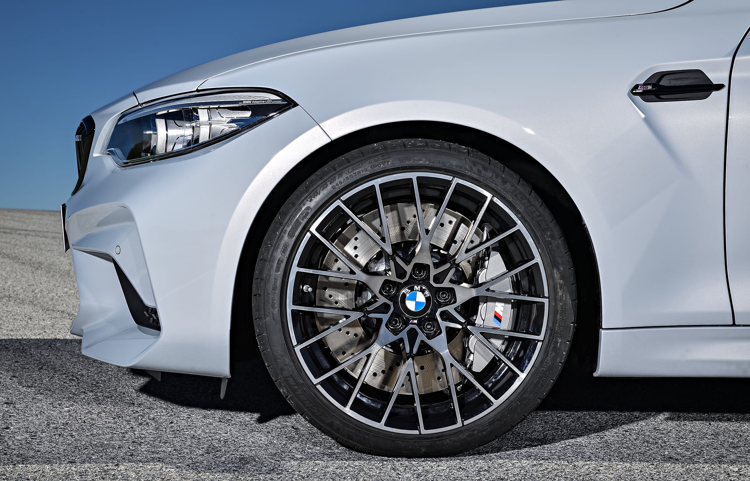 P90298673_highRes_the-new-bmw-m2-compe
