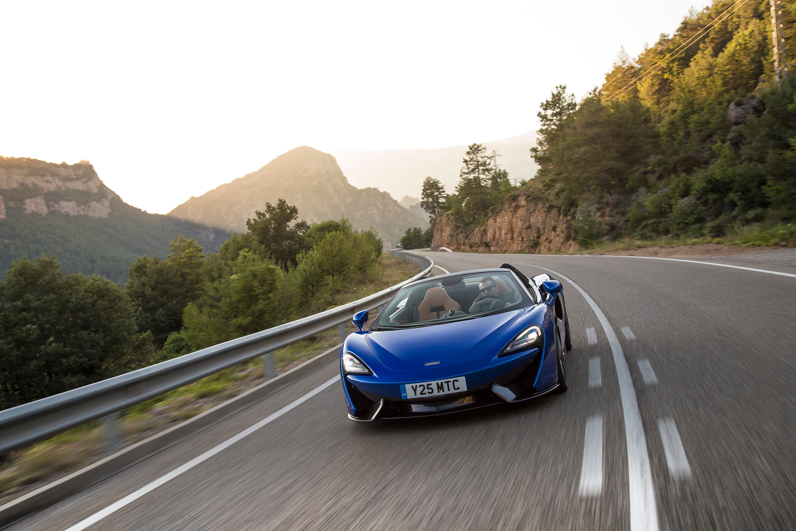 Large-7985-McLaren570SSpider-VegaBlue