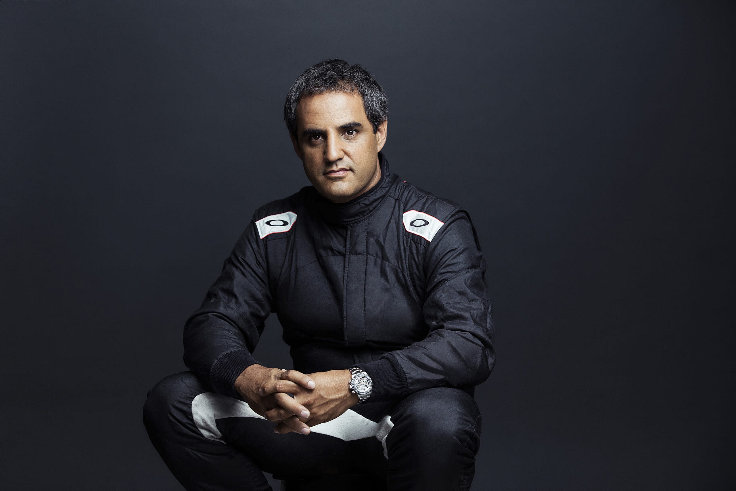 ag_jpm_portrait_with_suit_002