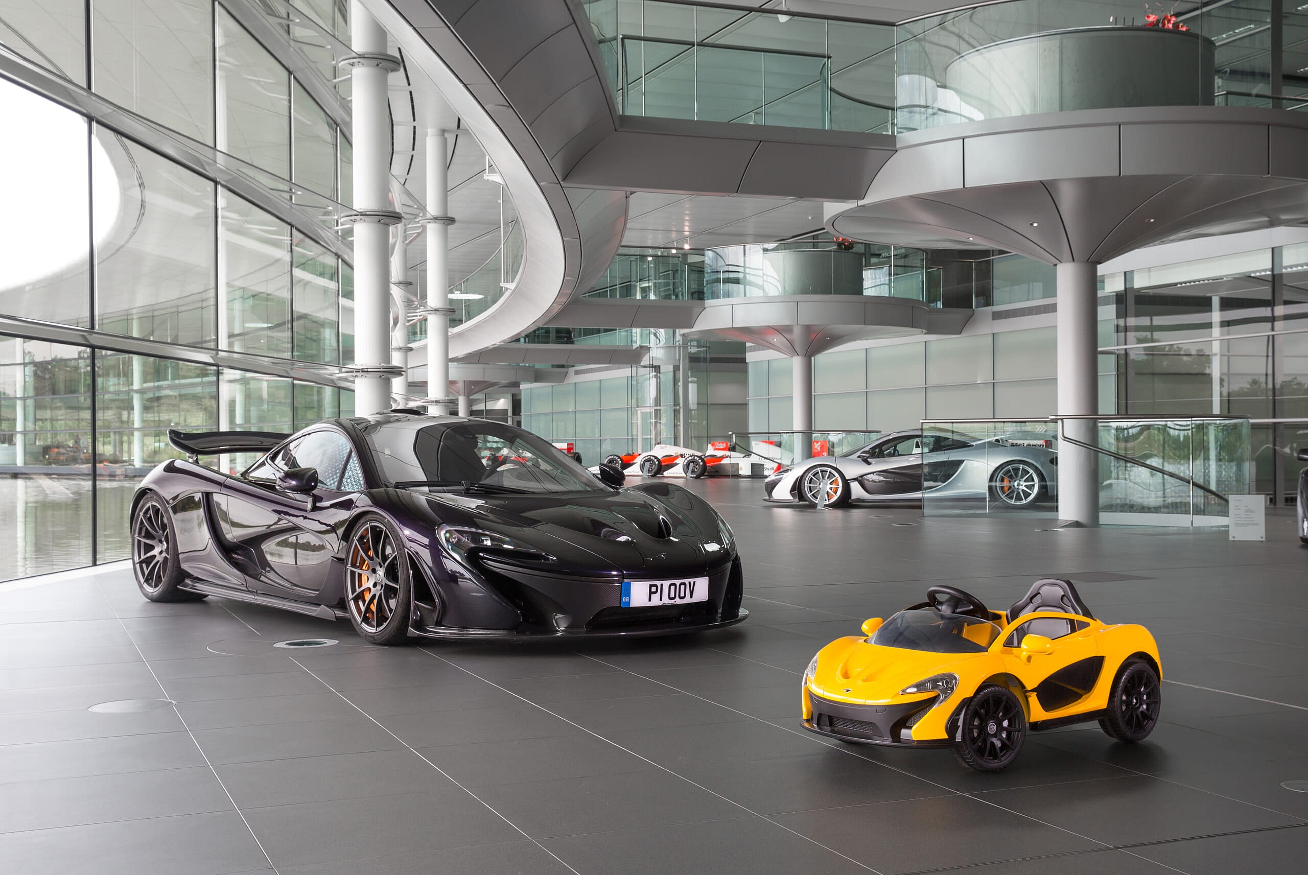 6926160610-McLaren-P1-Toy-Car-_03.jpg