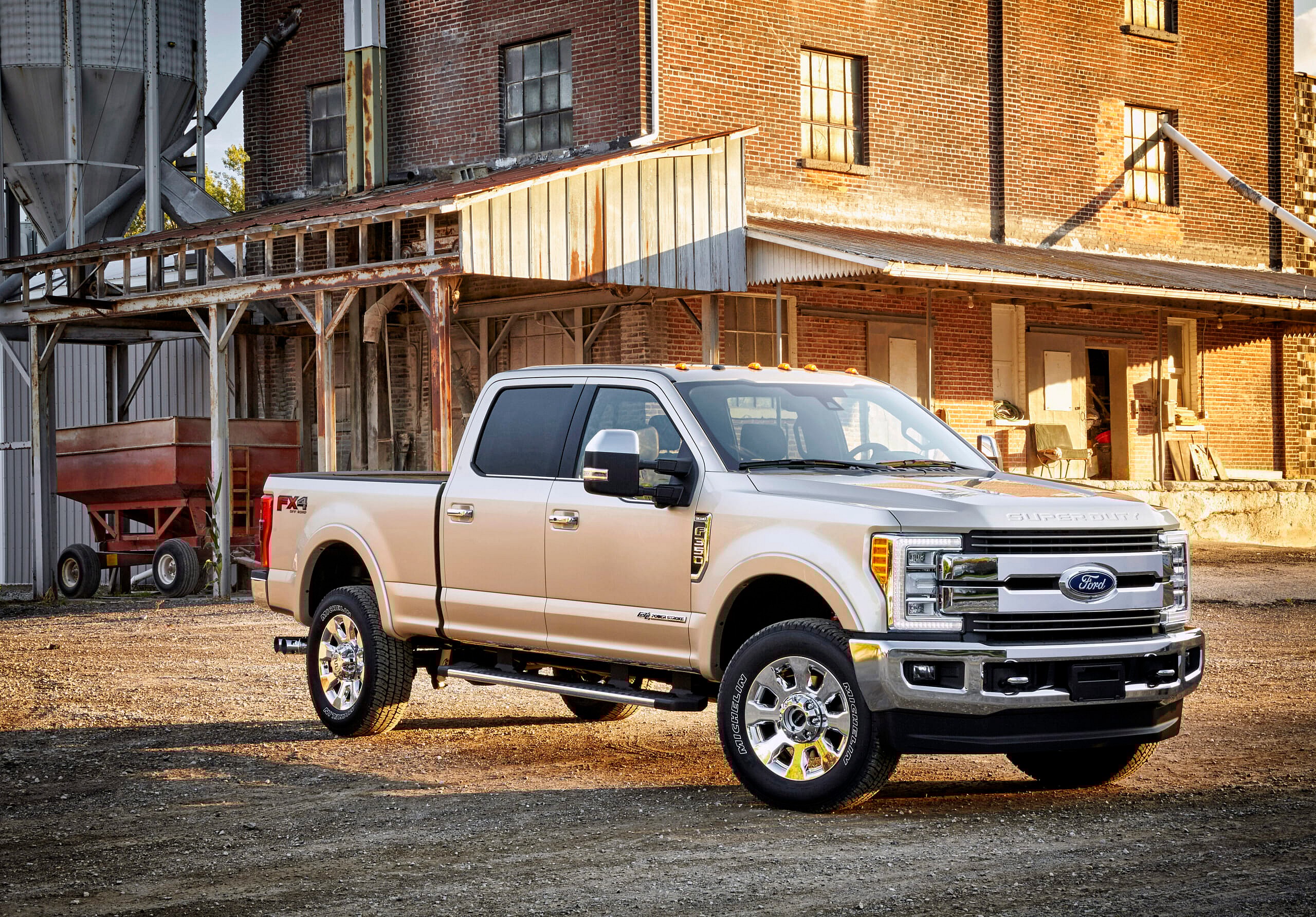 2017-Ford-F-350-KingRanch_5533_HR