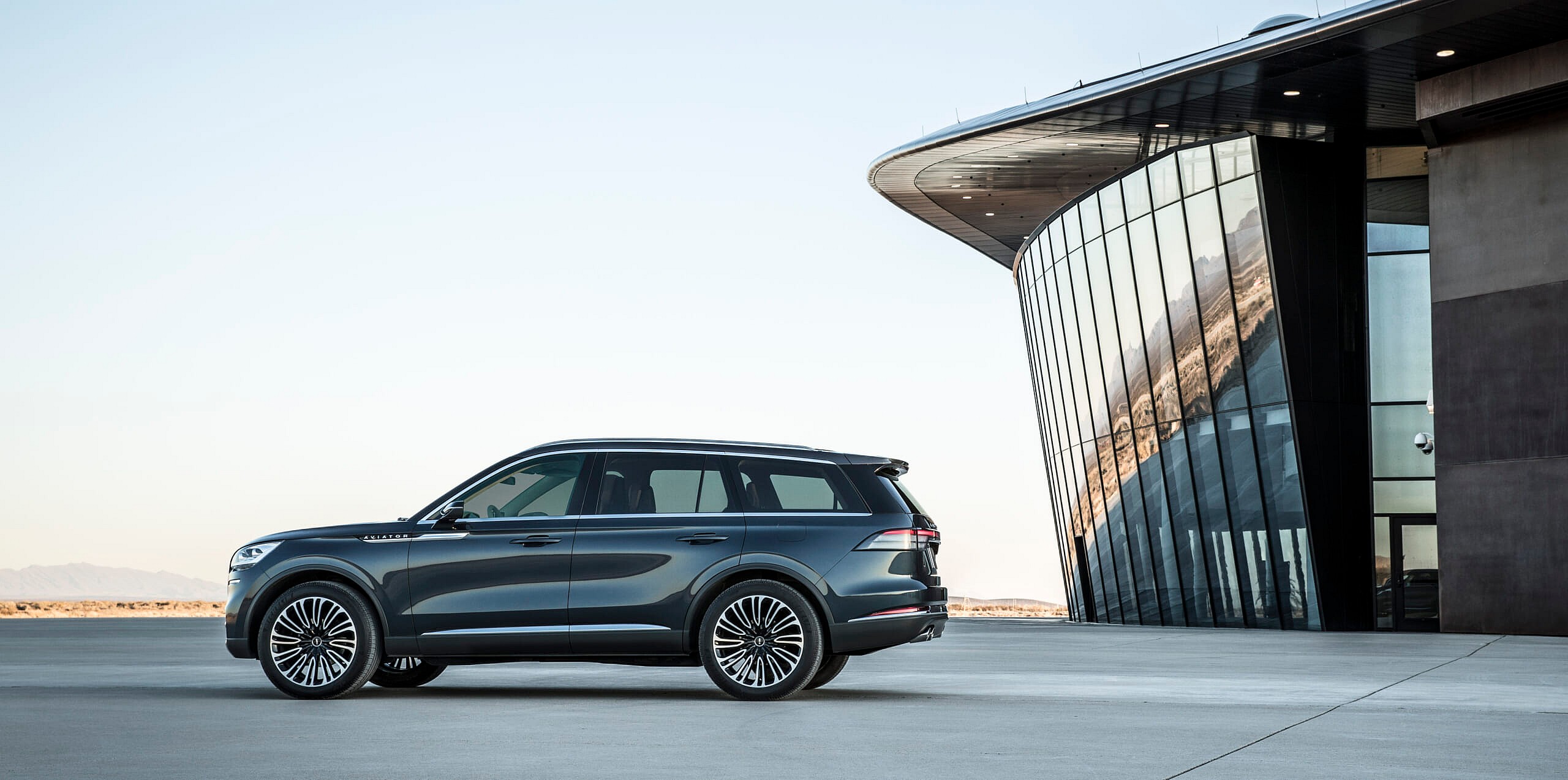 Lincoln-Aviator-12