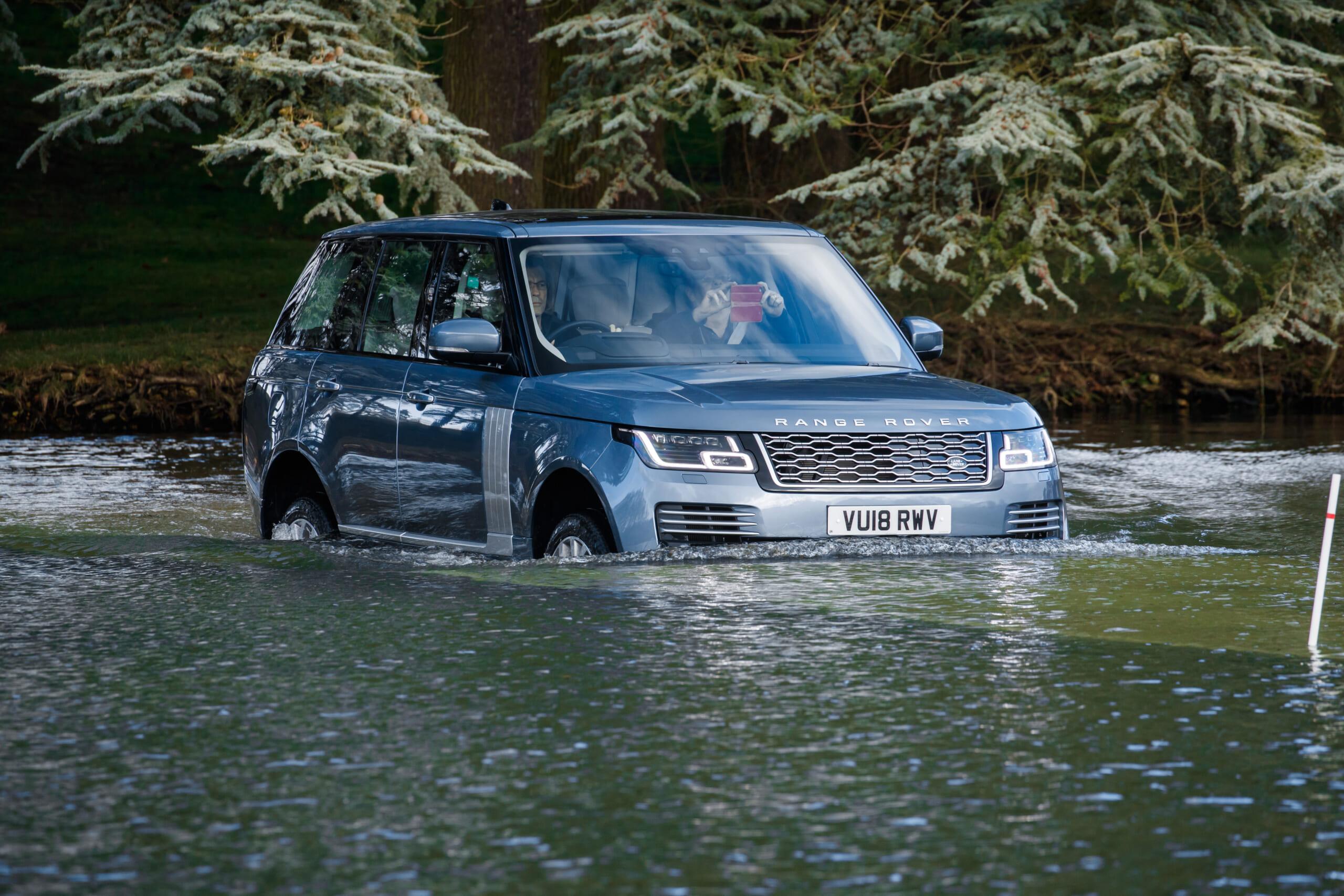 Range Rover P400e