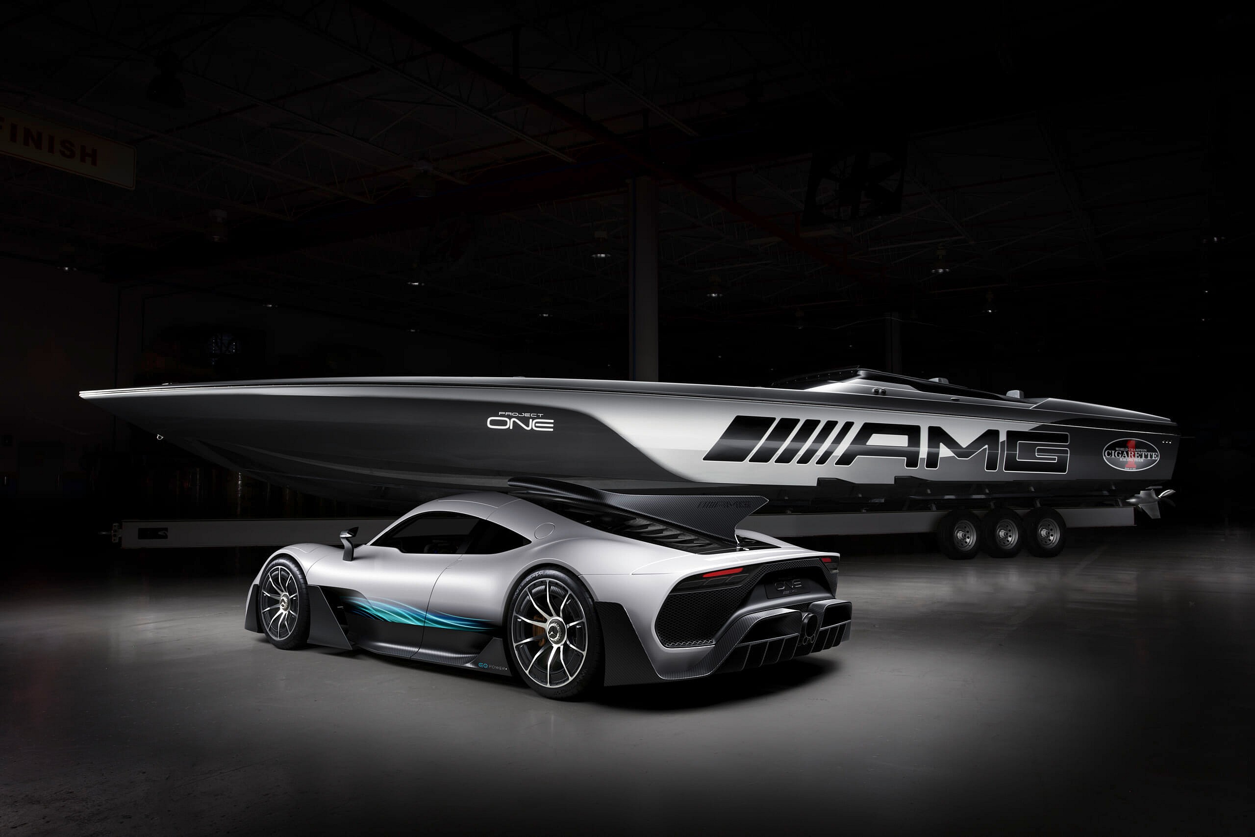AMG18113_sx004_grp_comp_v002_sc_hr