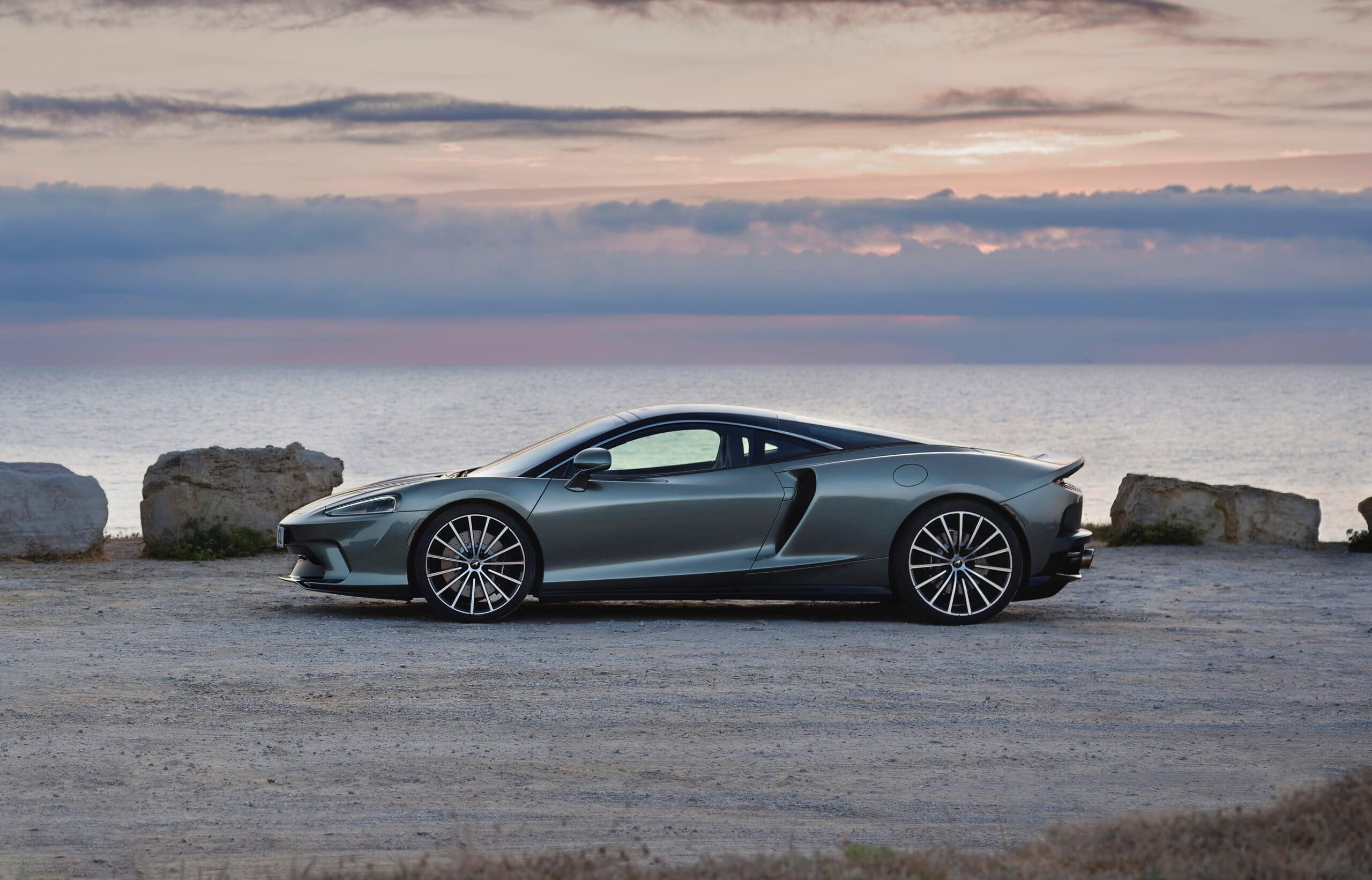 McLaren GT