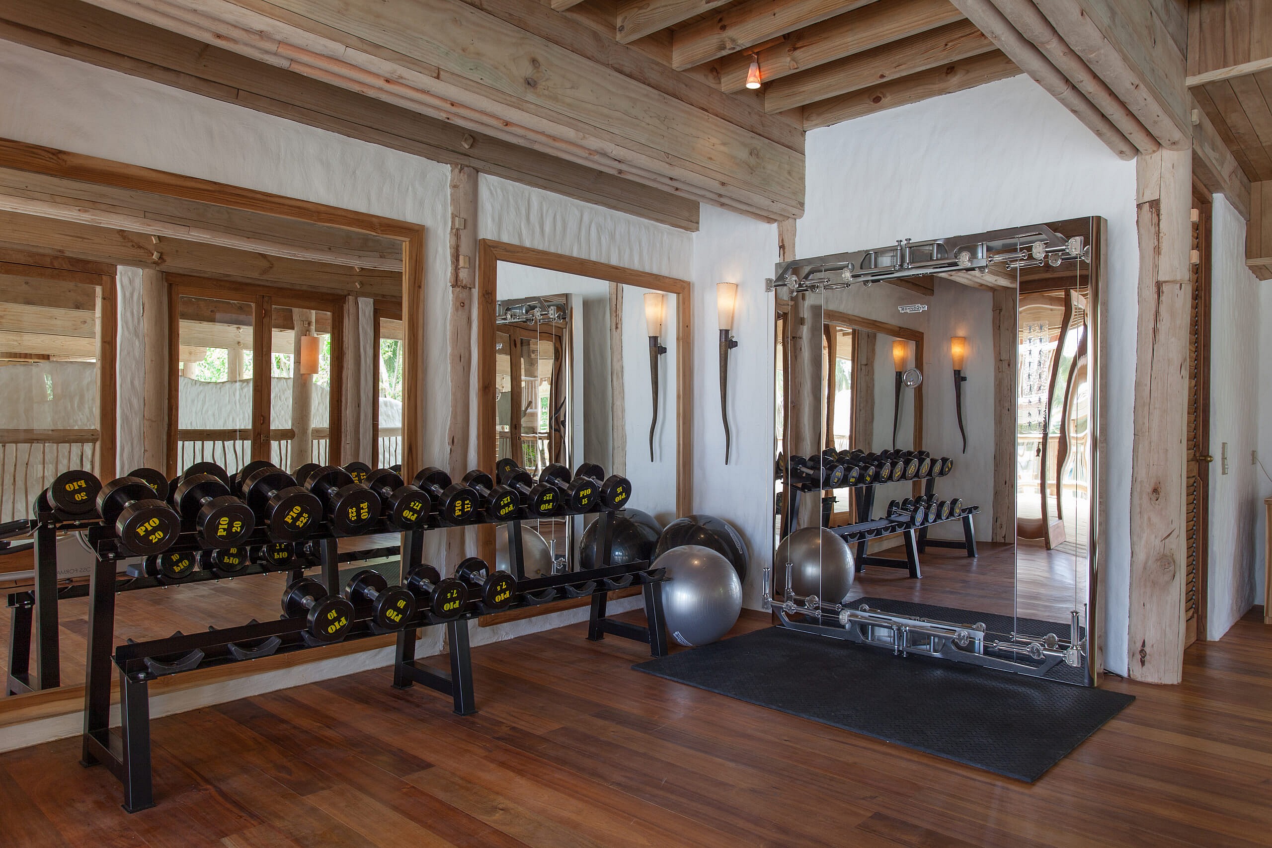 Private Reserve_Gym by Sandro Bruecklmeier