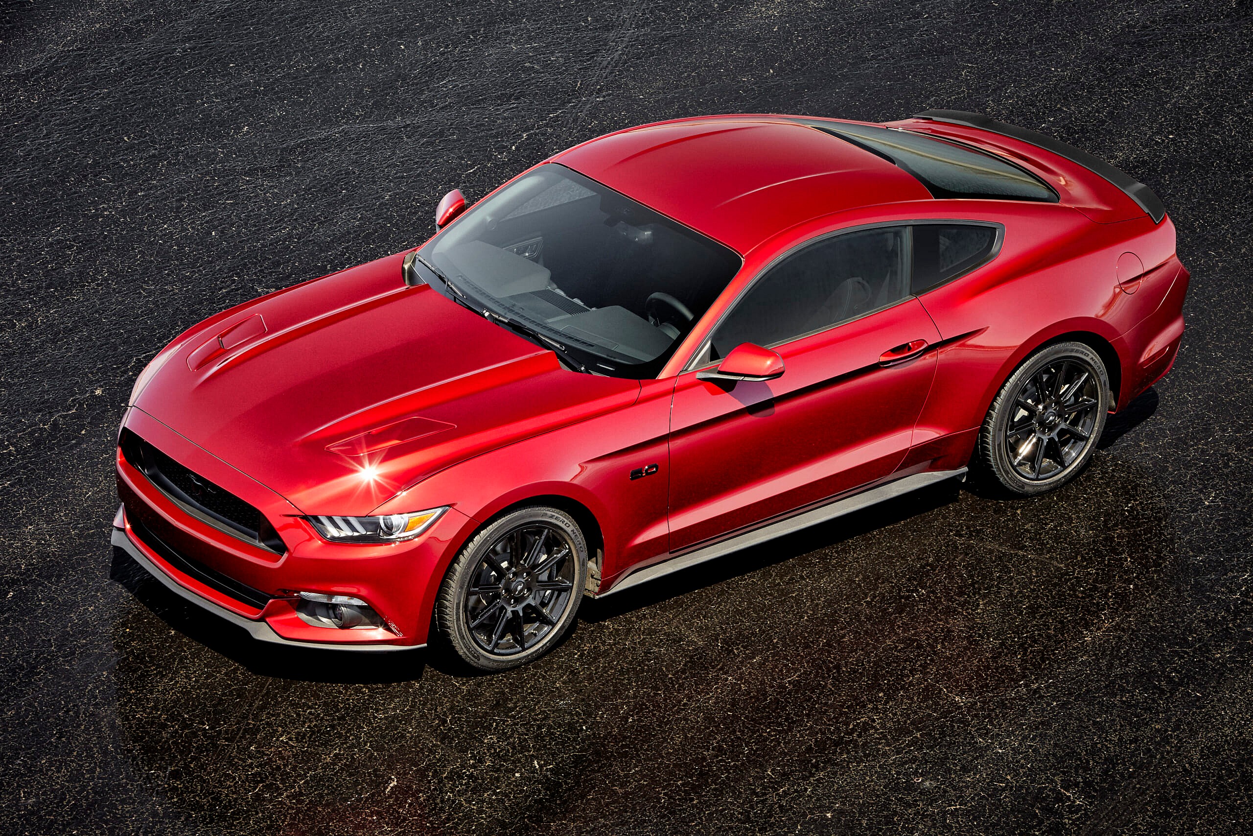 16MustangGT-BlackPackage_03_HR.jpg