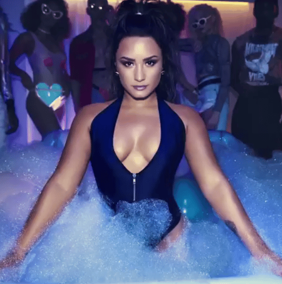 Demi Lovato (1)