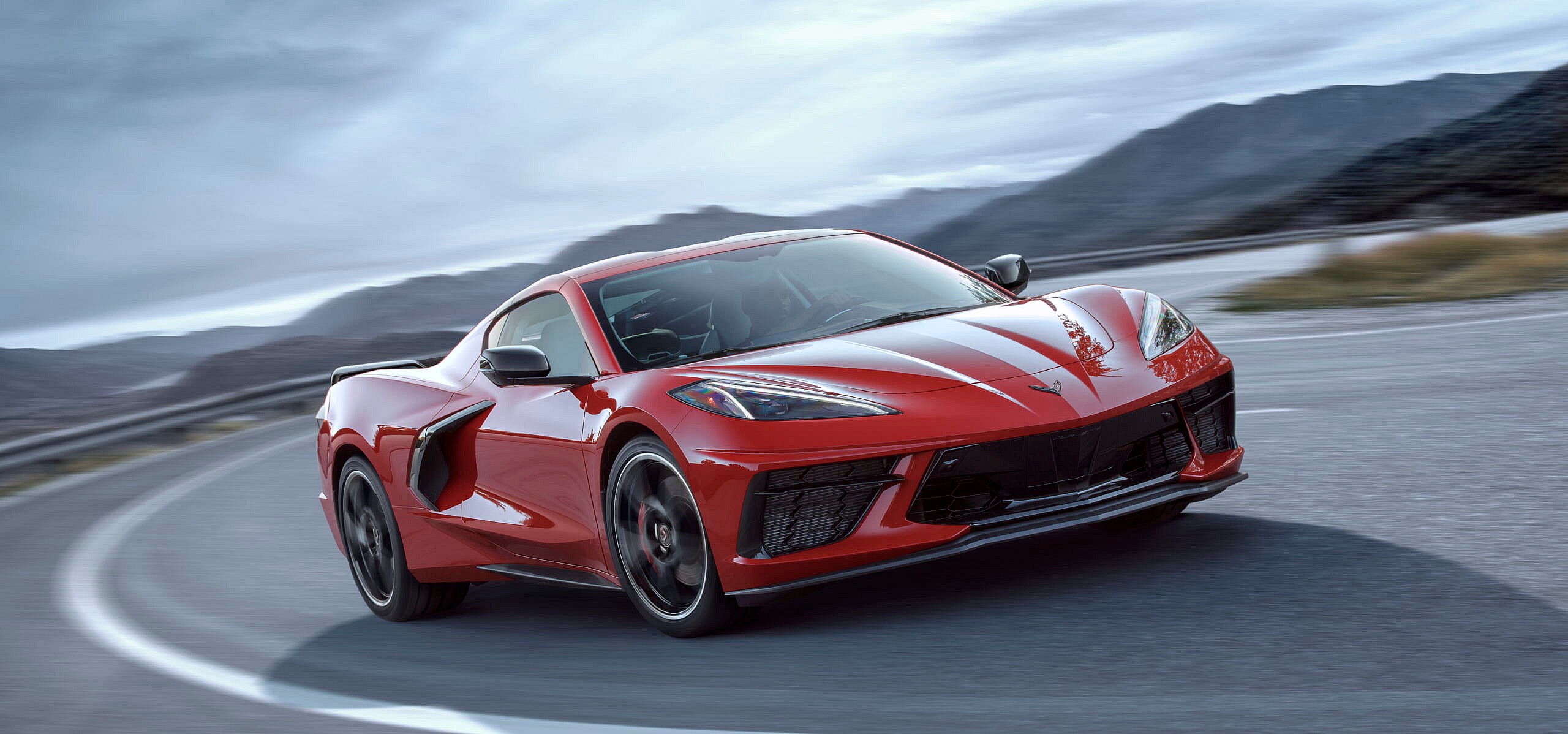 2020-Chevrolet-Corvette-Stingray-004