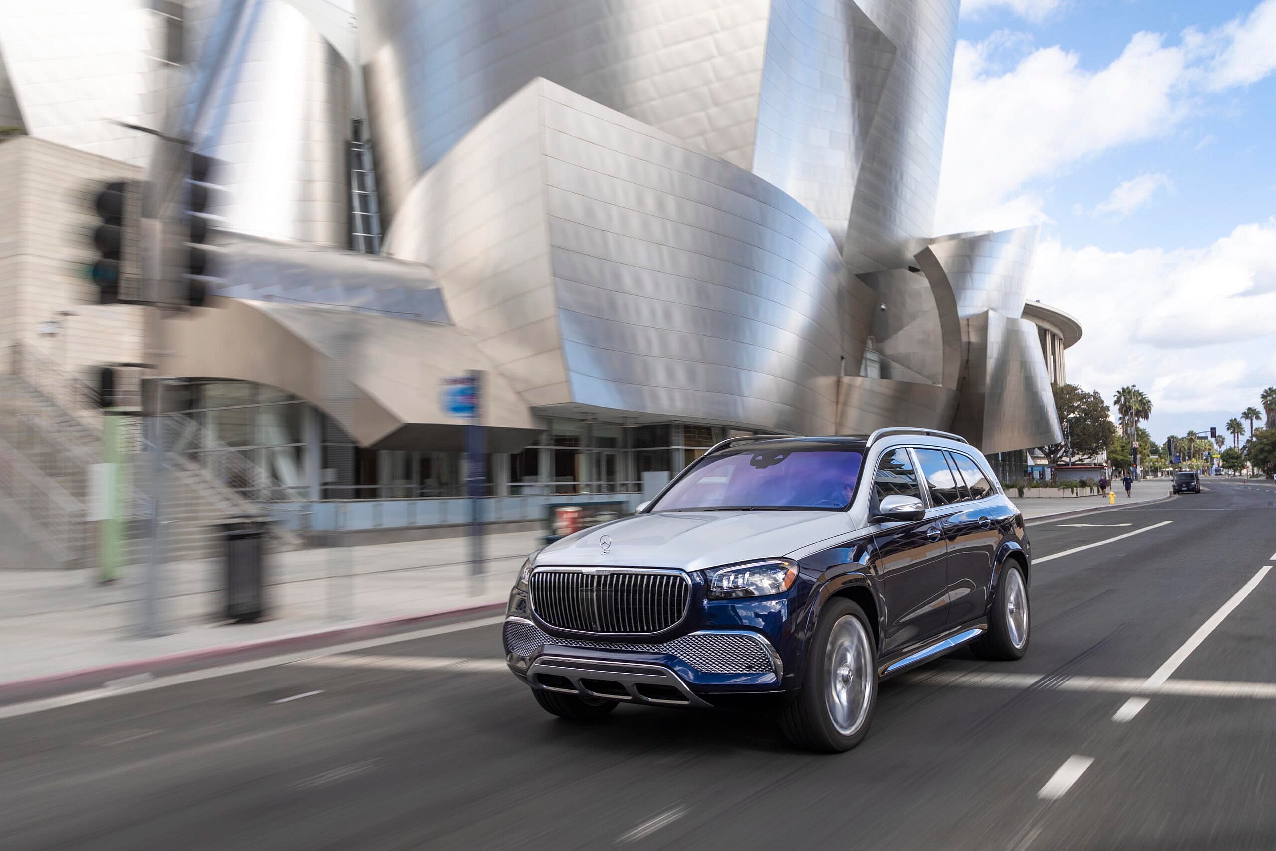 2020-11-08_Image_2021-Mercedes-GLS-600-Maybach-Blue-058