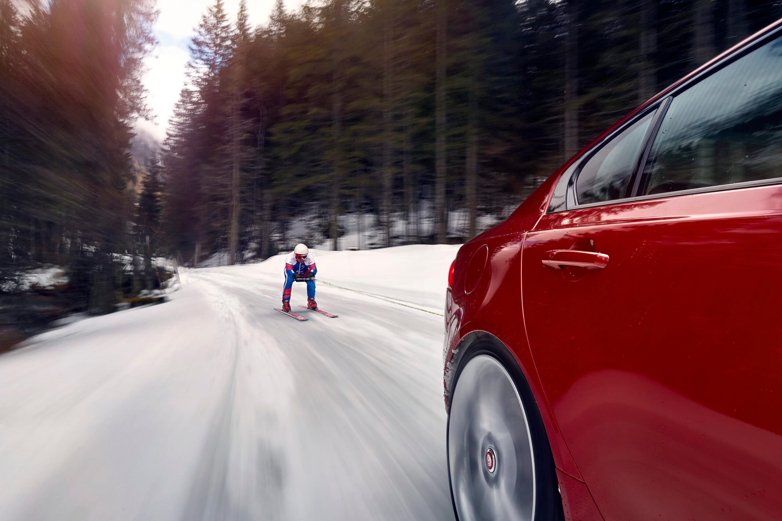 JAGUAR_XE_GRAHAM BELL_03.jpg