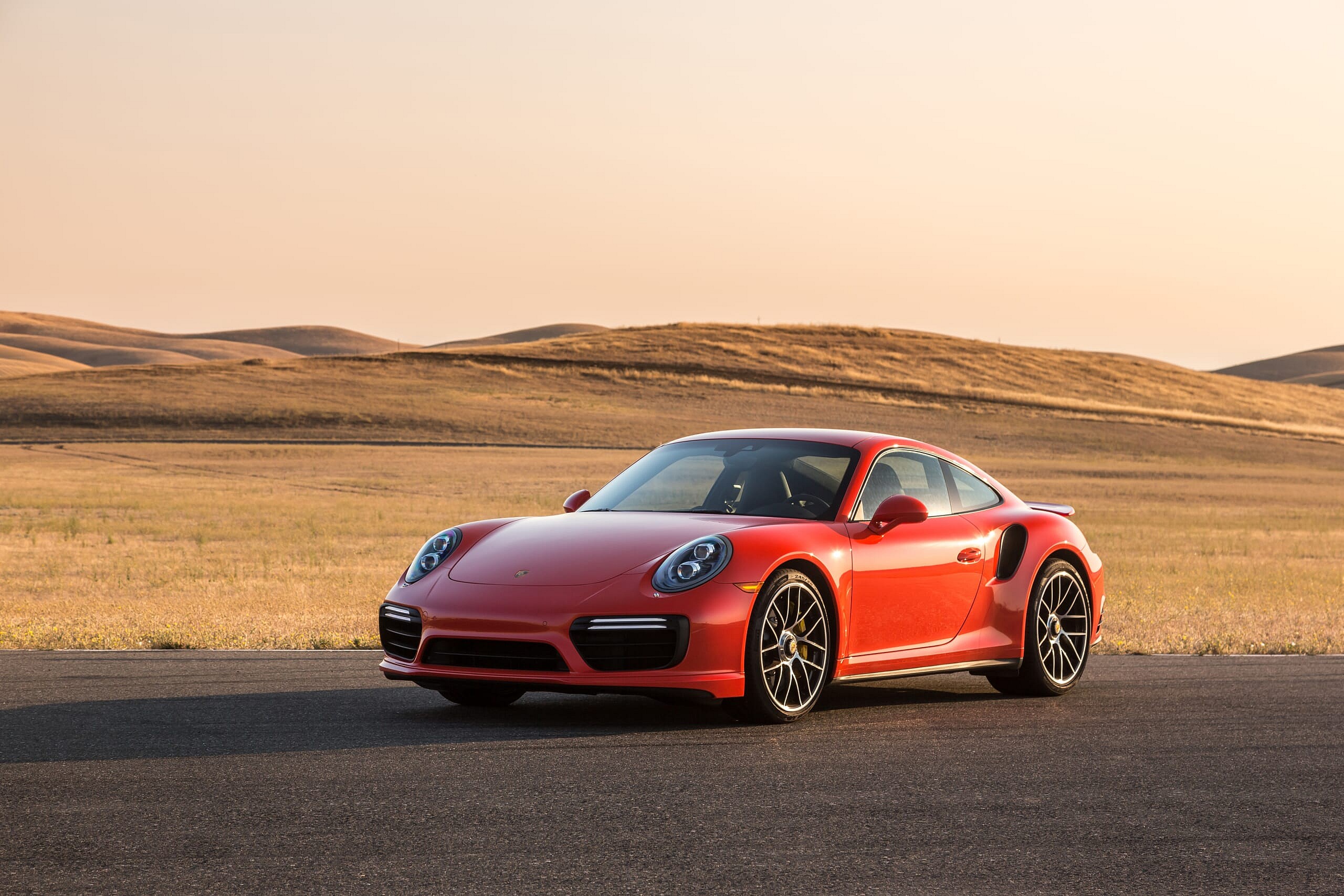 2017 Porsche 911_Turbo_S_Coupe