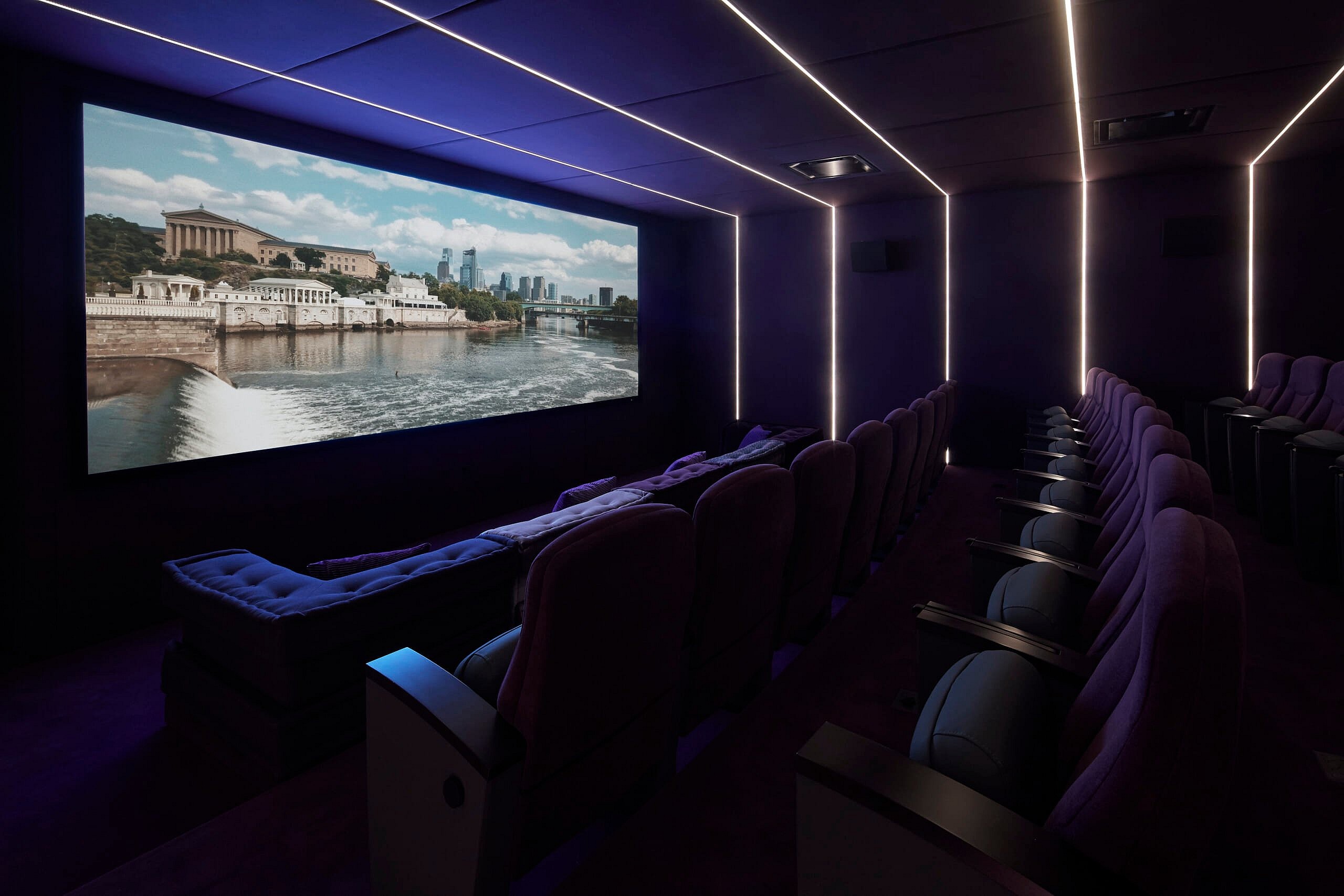 ScreeningRoom_02_Credit Annie Schlechter