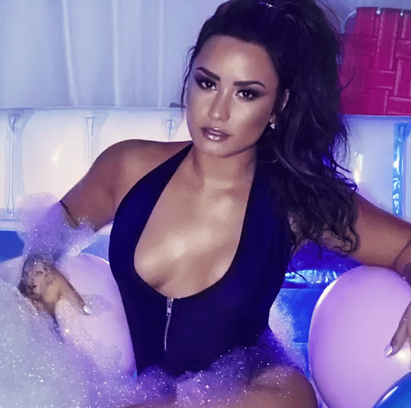 Demi Lovato (3)