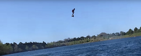 The Flyboard Air can supposedly reach 10,000 ft and 93 MPH