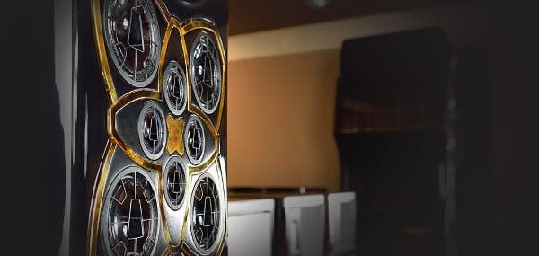 Kharma Enigma Veyron EV1 - 1.jpg A close-up of its mesmerizing focal point