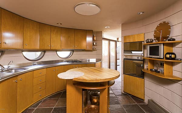 Frank Lloyd Wright last house designed - kitchen.jpg The kitchen's curvy countertops and plentiful storage