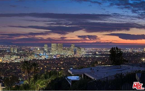 100 million dollar Beverly Hills home - 3.jpg A great view at the end of the day