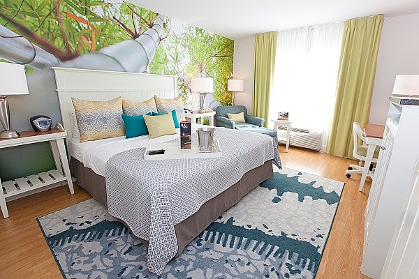 Hotel Indigo Guest Room New med