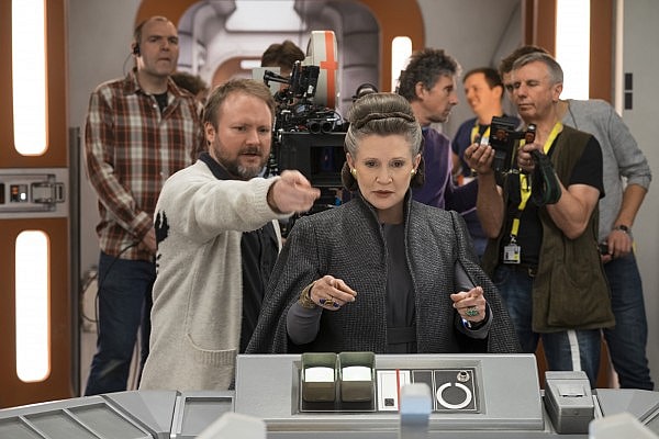 star-wars-the-last-jedi-rian-johnson-carrie-fisher-600x400
