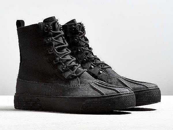 uo-sneakerboot