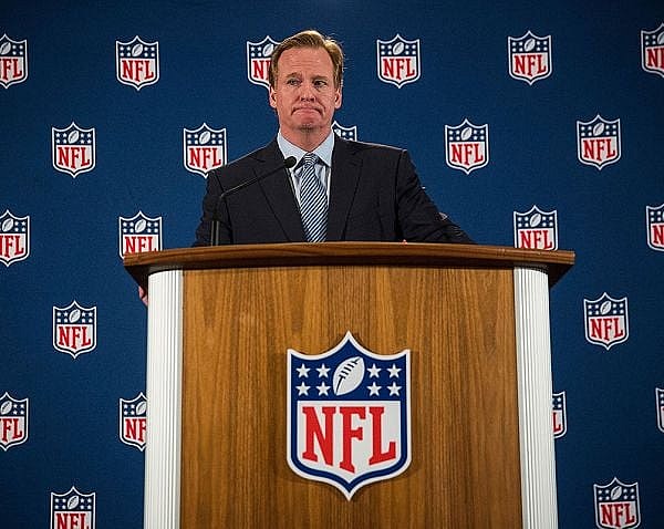 NFL players turn on Roger Goodell